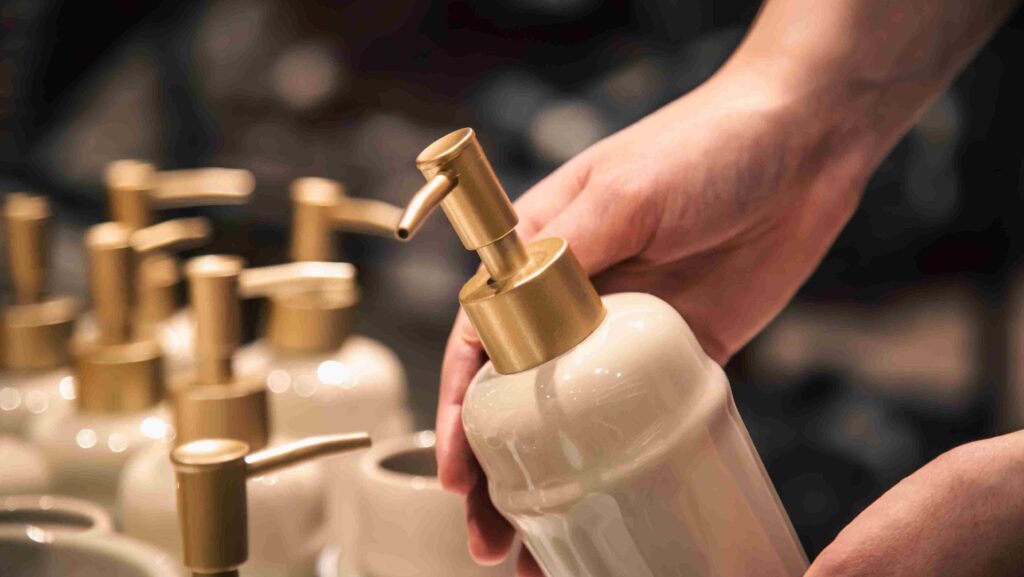 Tips maklon kosmetik terpercaya: hasil produk kosmetik yang memenuhi checklist vendor maklon kosmetik berkualitas.