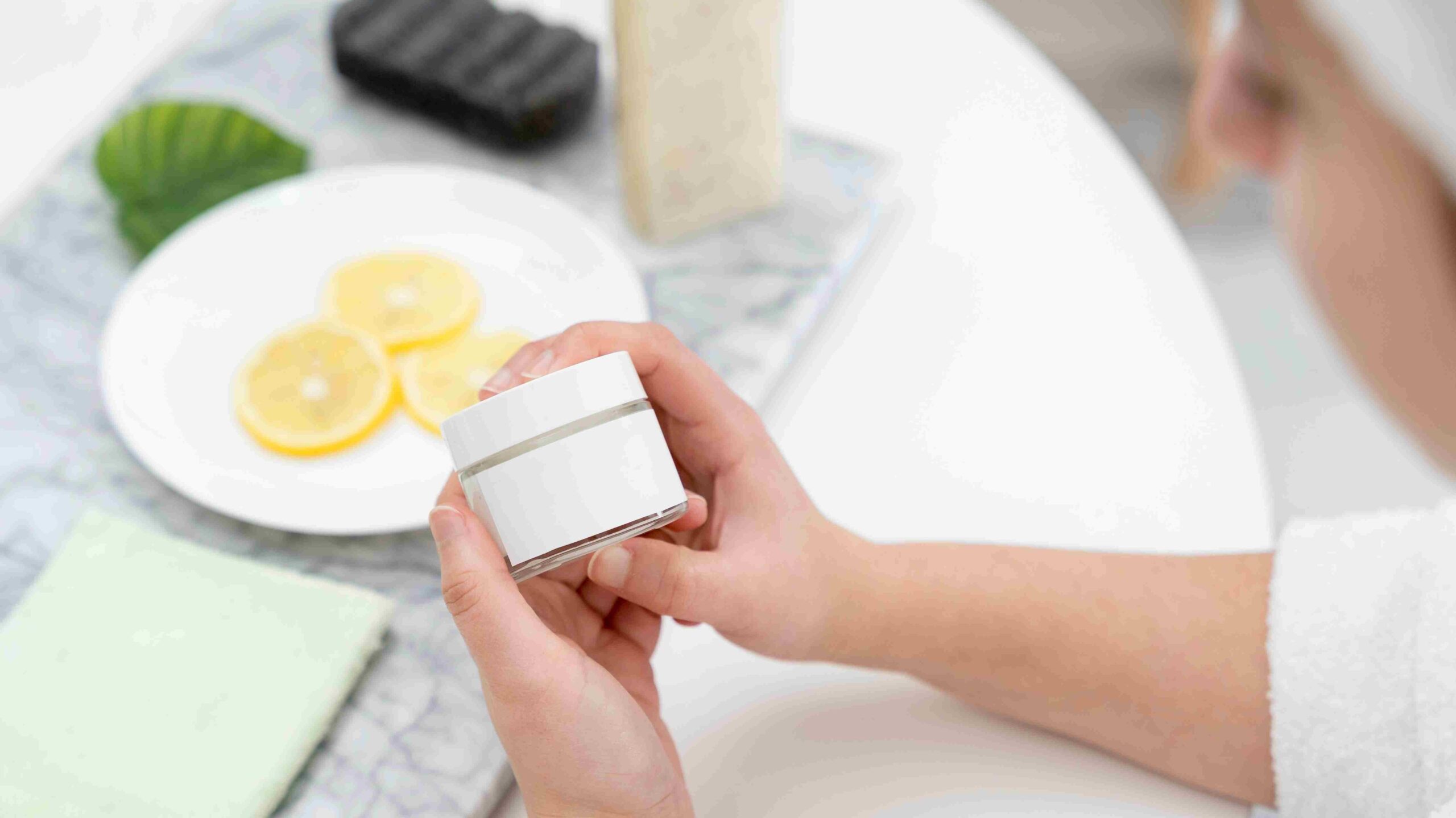 MurniCare Maklon Jakarta — cosmetic maklon packaging for skincare. Custom packaging and stock packaging available.